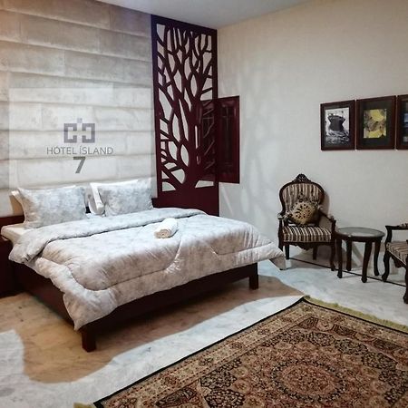 Hotel 7Island Karachi Extérieur photo