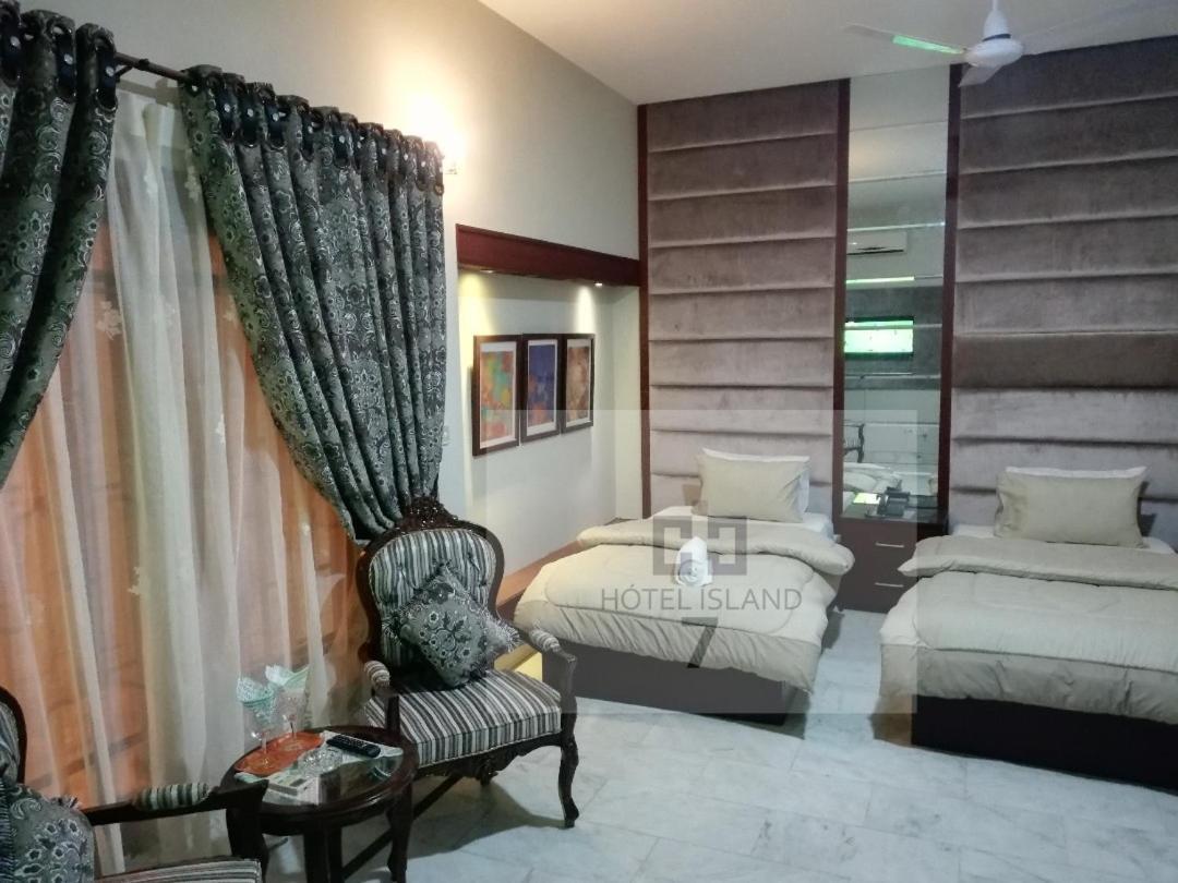 Hotel 7Island Karachi Extérieur photo