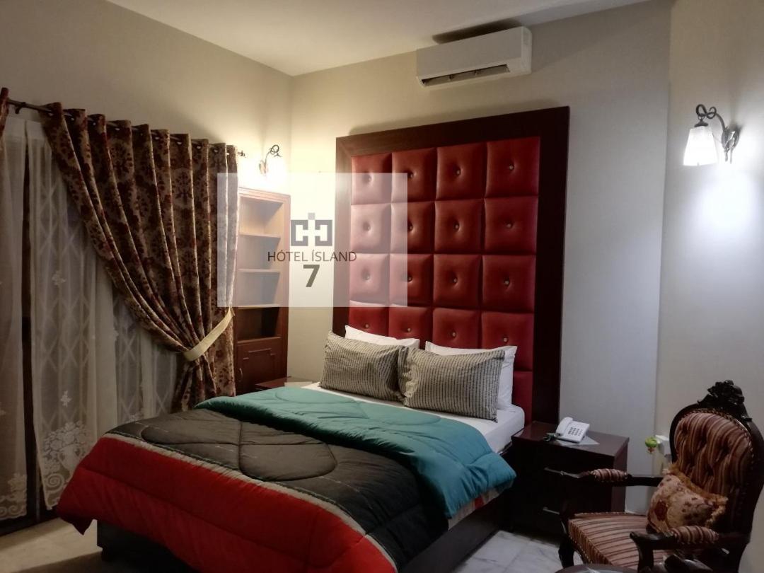 Hotel 7Island Karachi Extérieur photo