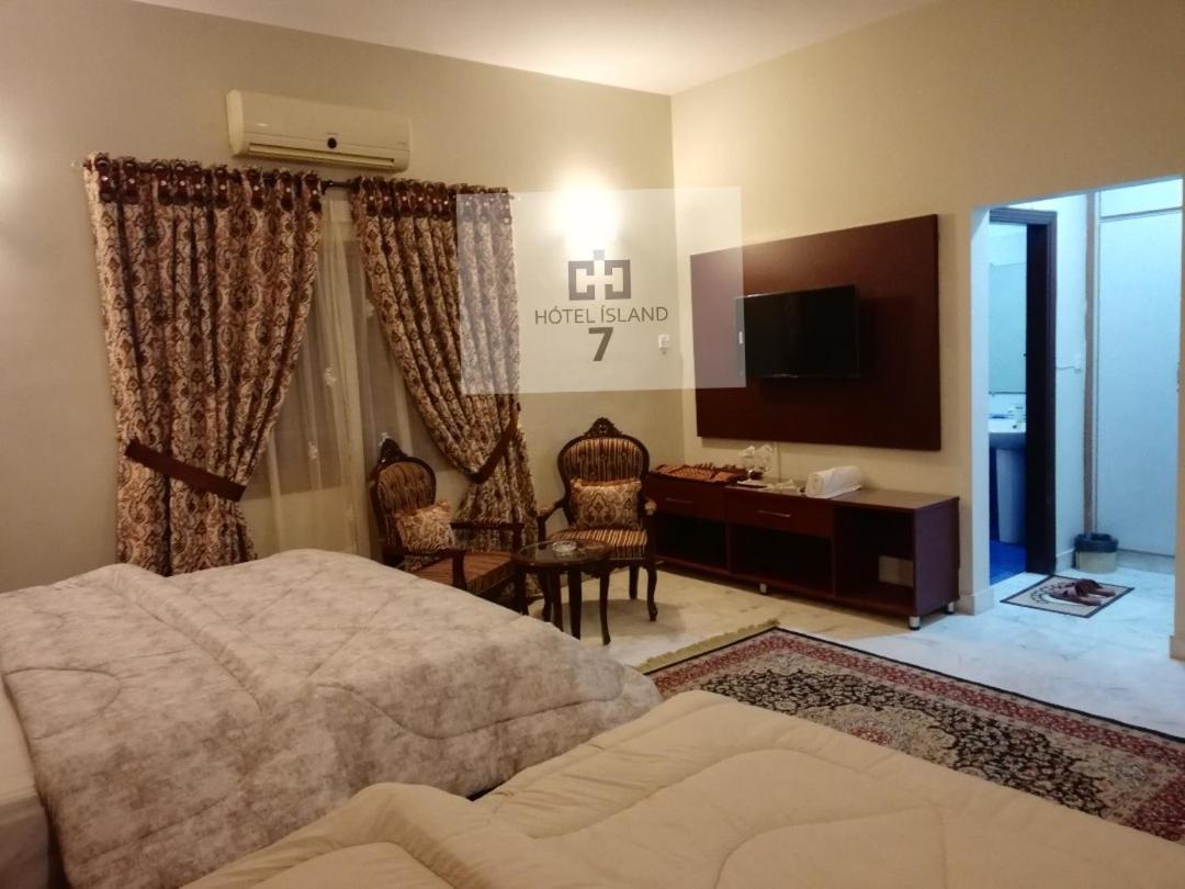 Hotel 7Island Karachi Extérieur photo