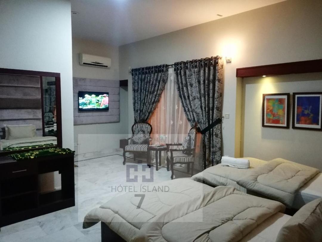 Hotel 7Island Karachi Extérieur photo