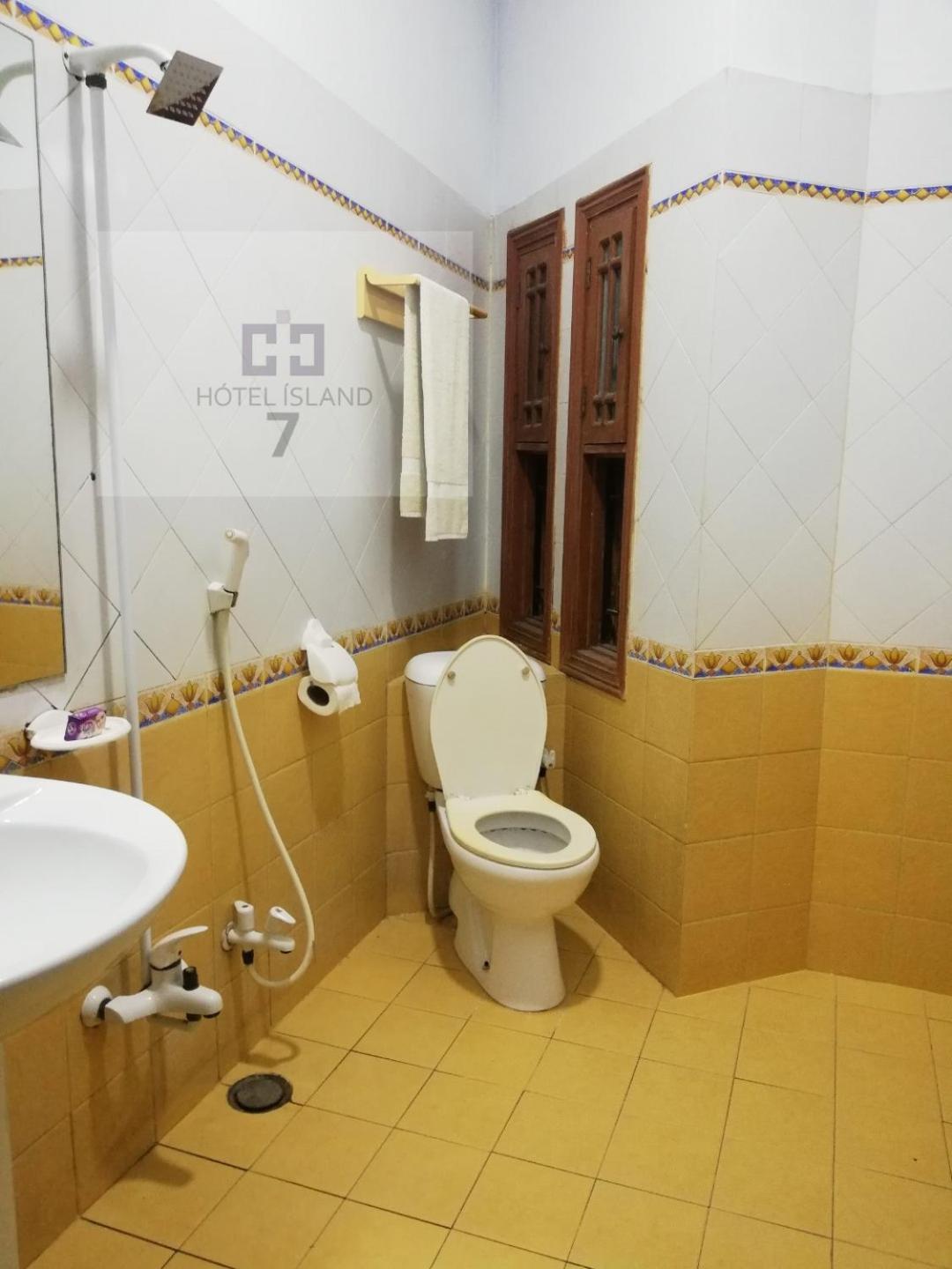 Hotel 7Island Karachi Extérieur photo