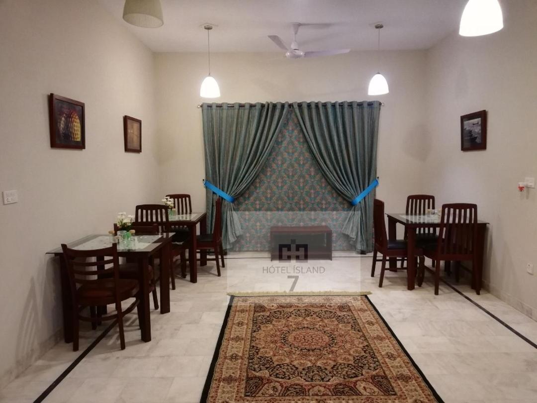Hotel 7Island Karachi Extérieur photo